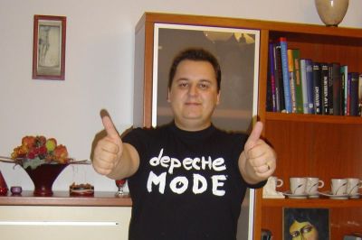 pic_devotee_shirt_01.jpg