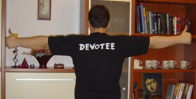 pic_devotee_shirt_02.jpg